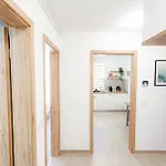 B&v 203 Coresi - Stylish Near Mall Apartment