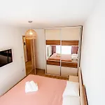 Apartment B&v 203 Coresi - Stylish Near Mall *