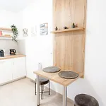 B&v 203 Coresi - Stylish Near Mall *