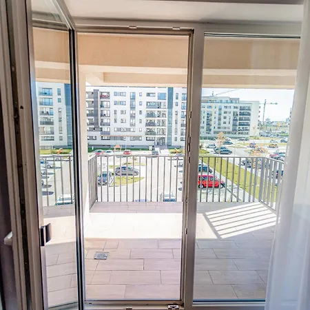 شقة B&v 203 Coresi - Modern Flat With Parking *
