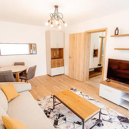 B&v 203 Coresi - Modern Flat With Parking براشوف