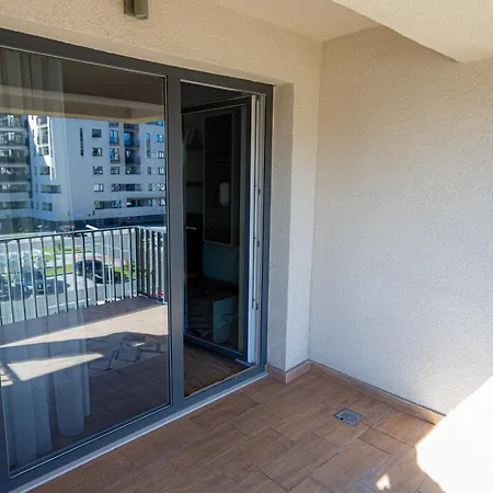 B&v 203 Coresi - Modern Flat With Parking شقة براشوف