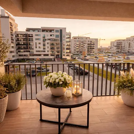 B&v 203 Coresi - Modern Flat With Parking *
