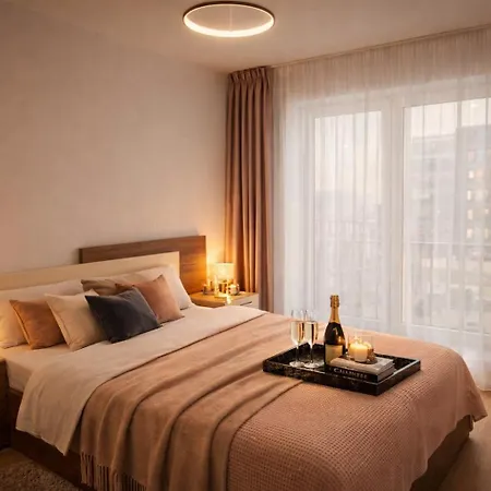 B&v 203 Coresi - Modern Flat With Parking شقة *