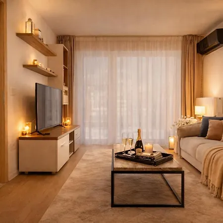 B&v 203 Coresi - Modern Flat With Parking شقة *