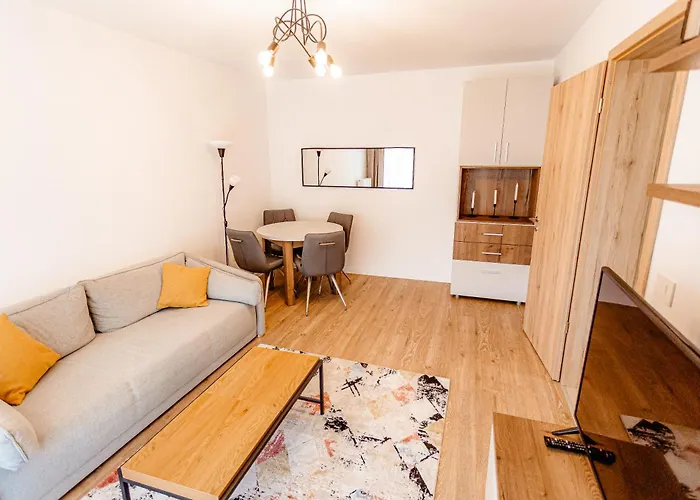 B&v 203 Coresi - Elegant Mountain Retreat Apartment *