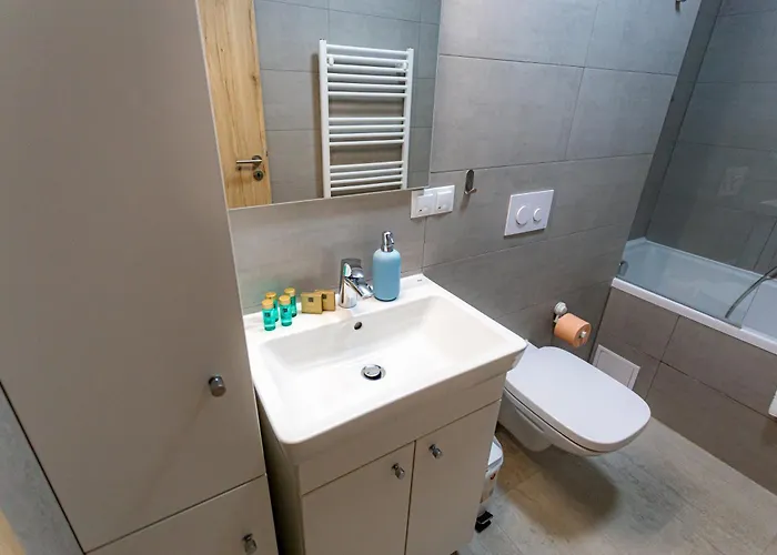 아파트 B&v 203 Coresi - Elegant Mountain Retreat *