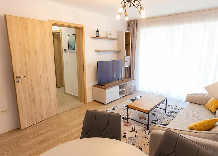 B&v 203 Coresi - Elegant Mountain Retreat Apartment *